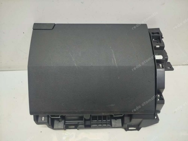 Renault Megane E-Tech Torpido Alt Kapağı Çekmecesi 685001858R SP (BE110)