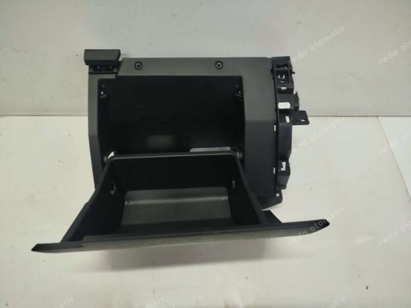 Renault Megane E-Tech Torpido Alt Kapağı Çekmecesi 685001858R SP (BE110)