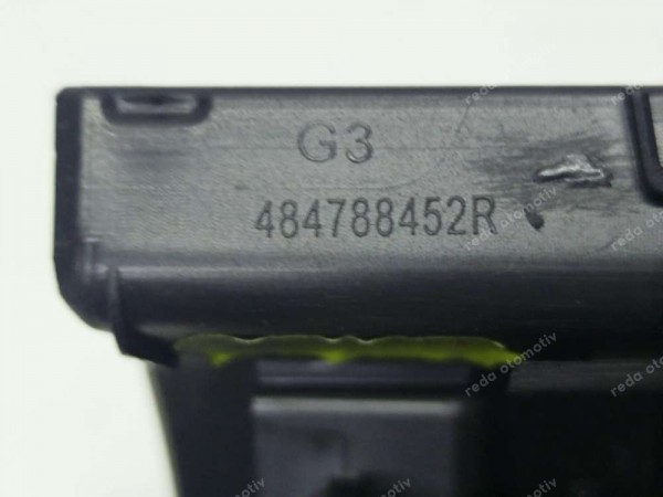 Renault Megane 4 Direksiyon Üst Kapak Alt Parçası 484788452R SP (BB120)