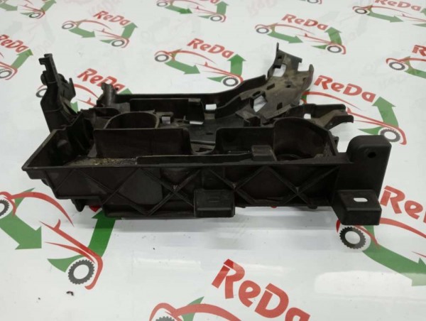 Renault Laguna 3 Akü Yuvası Braketi 8200628393 CP