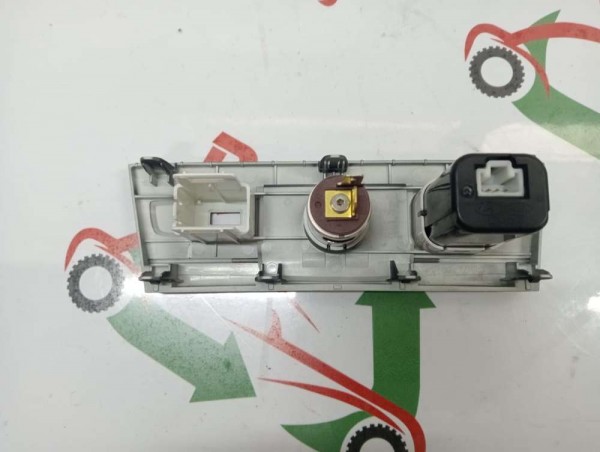 Hyundai İ20 USB Şarjı Çakmaklık Çerçevesi Komple [96125-Q0020] SP YP [C-A-120]