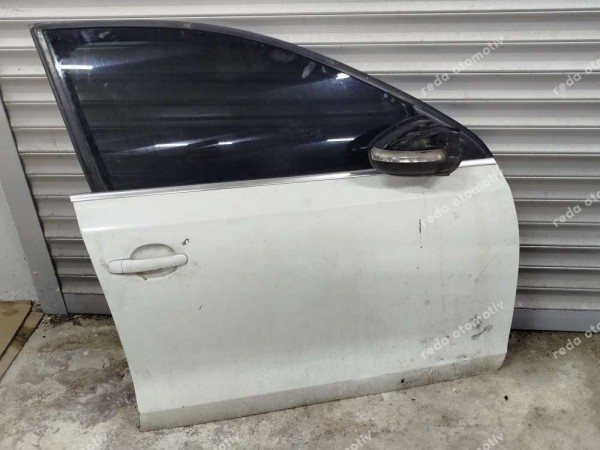 Volkswagen Jetta Sağ Ön Kapı Dolu 5C6831056E SP (İC110)