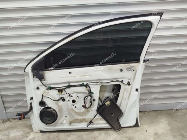Volkswagen Jetta Sağ Ön Kapı Dolu 5C6831056E SP (İC110)