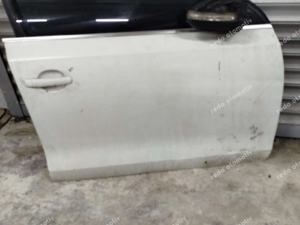 Volkswagen Jetta Sağ Ön Kapı Dolu 5C6831056E SP (İC110)