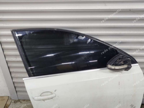 Volkswagen Jetta Sağ Ön Kapı Dolu 5C6831056E SP (İC110)