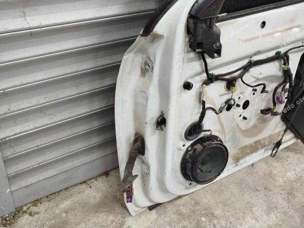 Volkswagen Jetta Sağ Ön Kapı Dolu 5C6831056E SP (İC110)