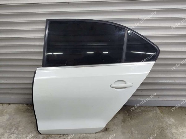 Volkswagen Jetta Sol Arka Kapı Dolu 5C6833055E SP (İC110)