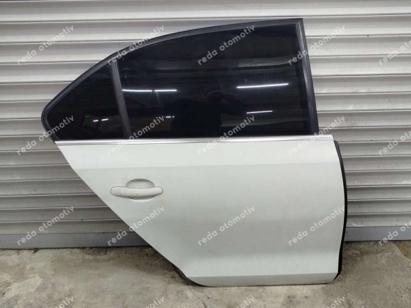 Volkswagen Jetta Sağ Arka Kapı Dolu 5C6833056E SP