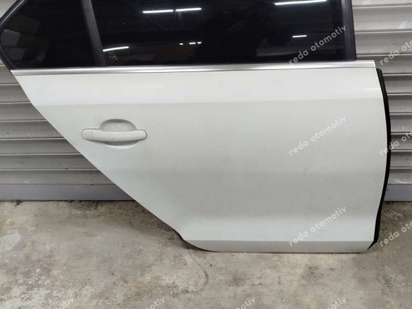 Volkswagen Jetta Sağ Arka Kapı Dolu 5C6833056E SP