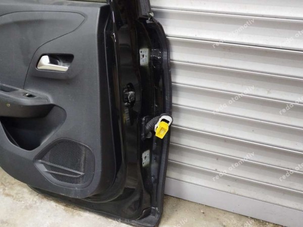 Opel Corsa F Sol Arka Kapı Dolu (Siyah) 9837706080 SP HP (İC110)