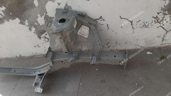Hyundai İ20 Sol Ön Şase Kolu / Amortisör Kulesi 64500-Q0000 YP (FA109)