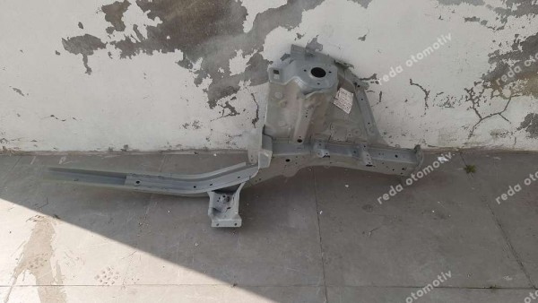 Hyundai İ20 Sol Ön Şase Kolu / Amortisör Kulesi 64500-Q0000 YP (FA109)