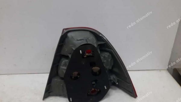 Toyota Corolla Sol Stop Lambası 81561-02190 HP YS YP (FD120)