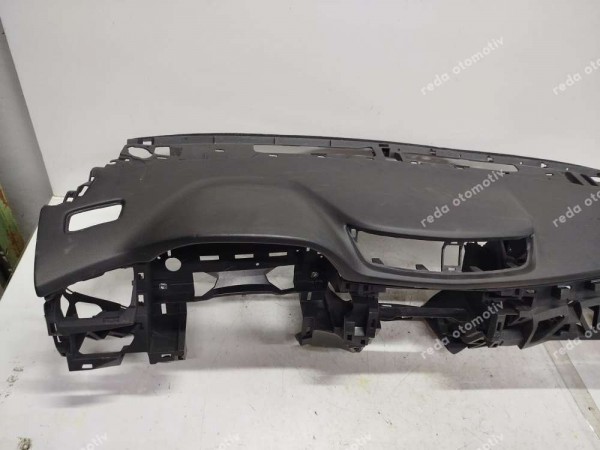 Toyota Corolla 14-18 Torpido Ön Göğüs 55302-02750 YS YP HP (GA140)