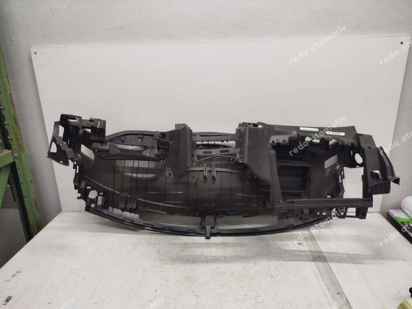 Toyota Corolla 14-18 Torpido Ön Göğüs 55302-02750 YS YP HP (GA140)