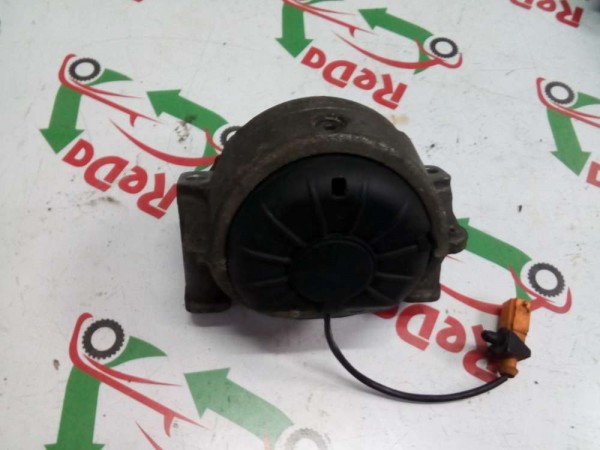 Audi A4 A5 Sağ Motor Takozu 8K0199381 CP (A-C-110)