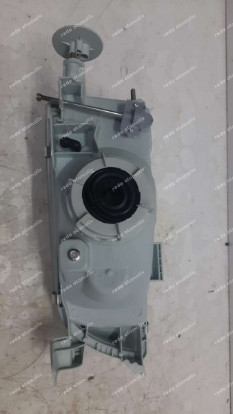 Toyota Corolla Efsane Kasa Sağ Far Lambası HP YS YP (FD120)