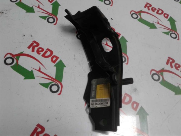 Renault Fluence Cam Önü Izgara Plastiği 668630020R YP (H-X-109)