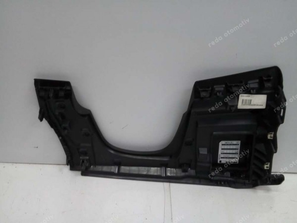 Renault Clio 5 Ön Sol Konsol Giydirmesi Sigorta Kutusu Kapağı 689218243R / 243131669R HP CP