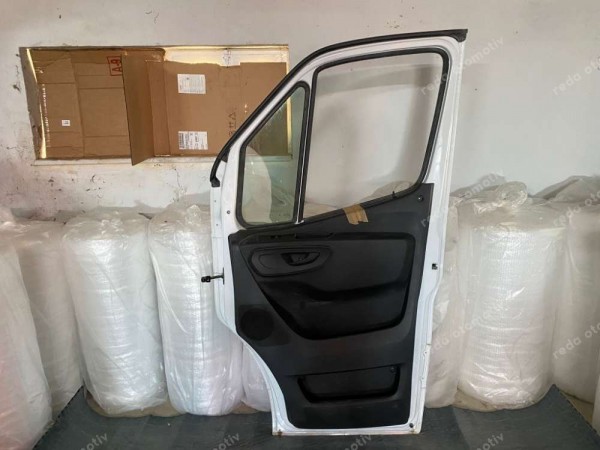 Mercedes Sprinter Sağ Ön Kapı