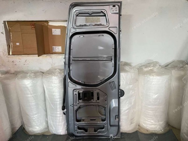 Mercedes Sprinter Sağ Arka Bagaj Kapısı