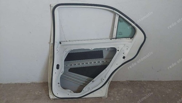 Mercedes Benz E320 Sağ Arka Kapı