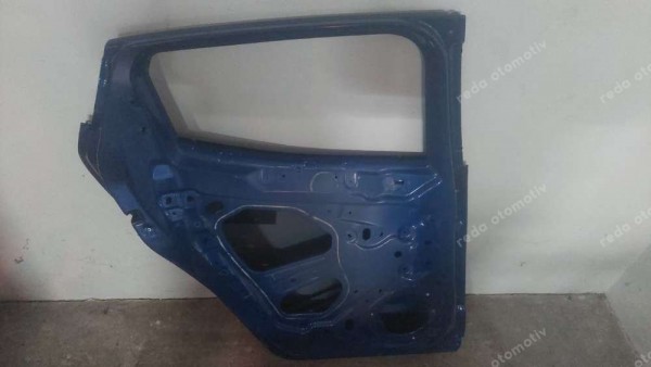 Renault Clio 5 Sol Arka Kapı