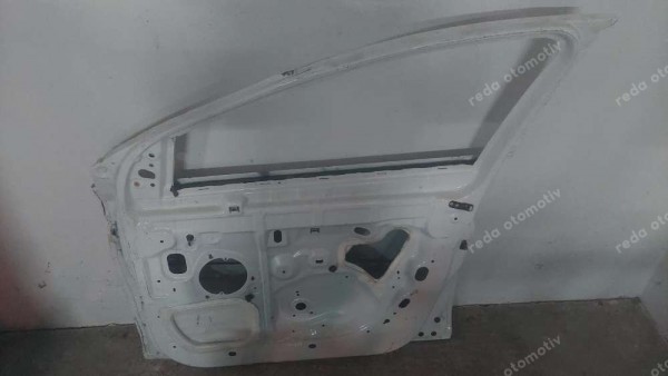 Renault Fluence Sağ Ön Kapı