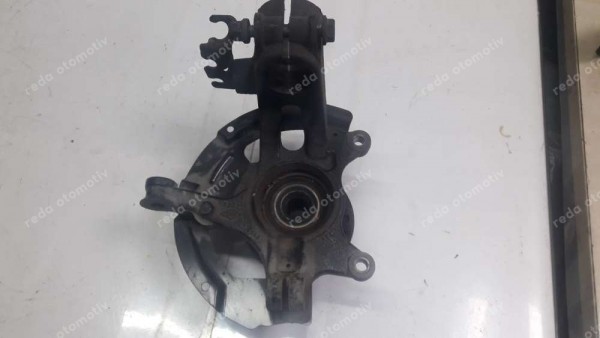 Renault Megane 4 1.5DCİ Otomatik Sol Ön Aks Taşıyıcı 400157901R 400158307R CP