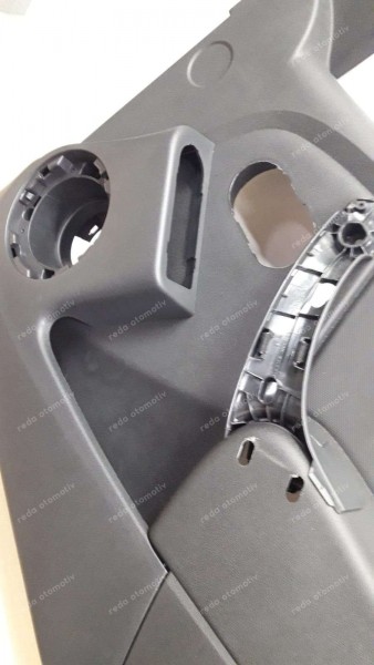 Dacia Duster 4X2 Sağ Ön Kapı Döşemesi 809006192R YP (DA-130)