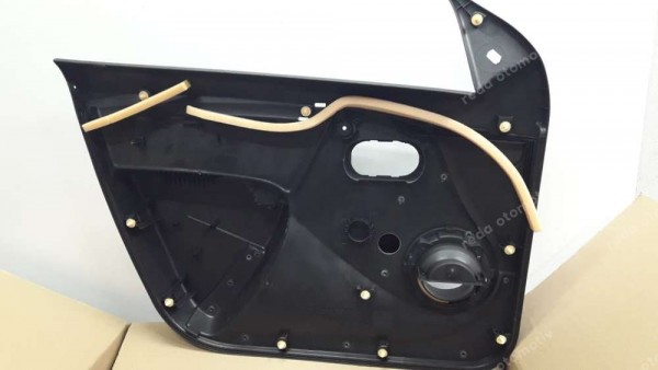 Dacia Duster 4X2 Sağ Ön Kapı Döşemesi 809006192R YP (DA-130)