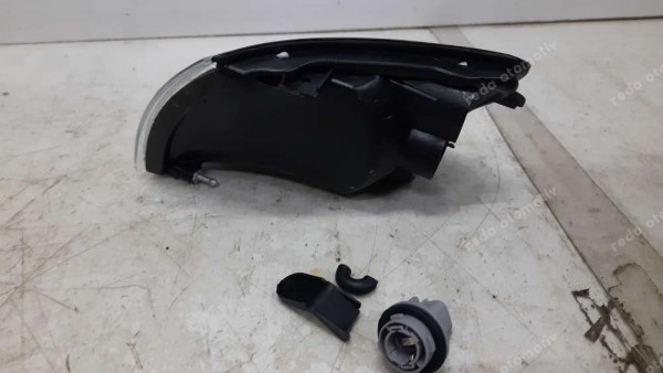 Toyota Corona Sağ Sinyal Lambası 92/96 81510-20660 HP YS YP (FD131)