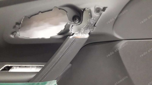 Renault Kadjar Sol Ön Kapı Döşemesi 809016652R YP