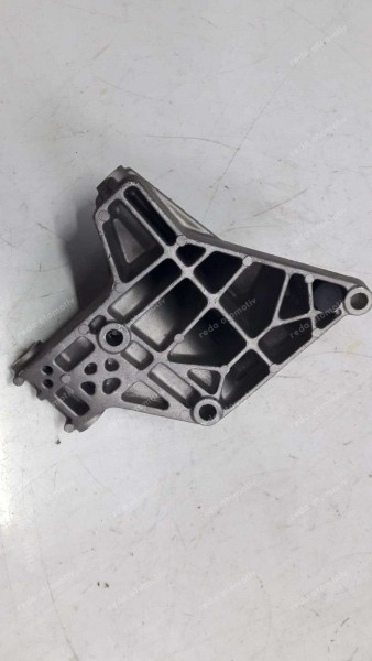 Renault  Thalia-Clio-Symboll Sarj Dinamo Ayağı / Alternatör Mesnedi  CA R11TXE-21TSE  RENAULT 11 FLASH 7700746097 YP (AC-120)