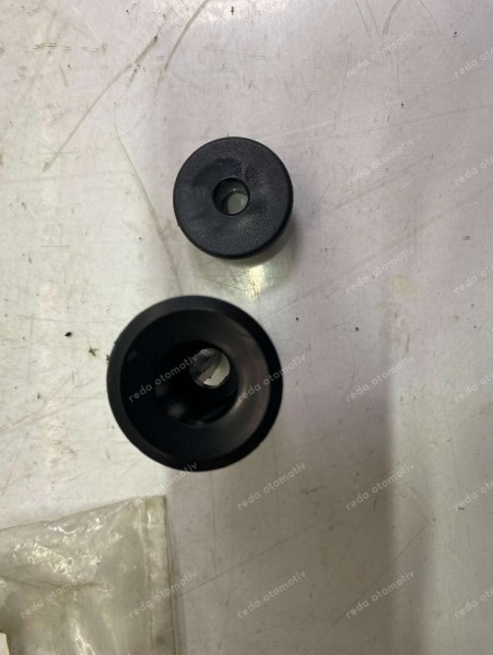 Renault R12 Koltuk Başlık Burcu YP 7702128382 (IA-121)