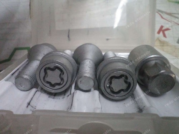 Renault Trafic 3 Bijon Saplaması Takımı Orjinal Sıfır 8201403824 YP (AF-123)