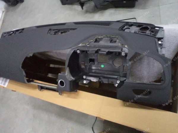 Renault Kadjar Torpido Göğüs (Sağdan Direksiyon) Orjinal 681005302R YP (AA-130)