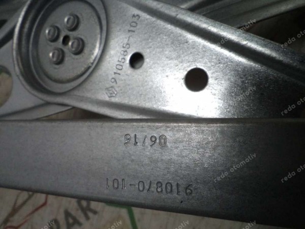 Renault Scenic 3 Sağ Arka Cam Krikosu Orjinal Sıfır 827208148R YP (DF-124)