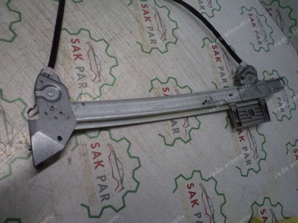 Renault Megane 2 Cabrio Sağ Ön Cam Krikosu ve Motoru Orjinal 8201010931 YP (DF-126)