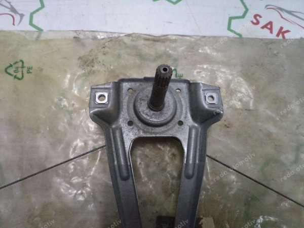 Renault Clio 2 Sağ Arka Cam Krikosu 7700434304 YP (DF-124)