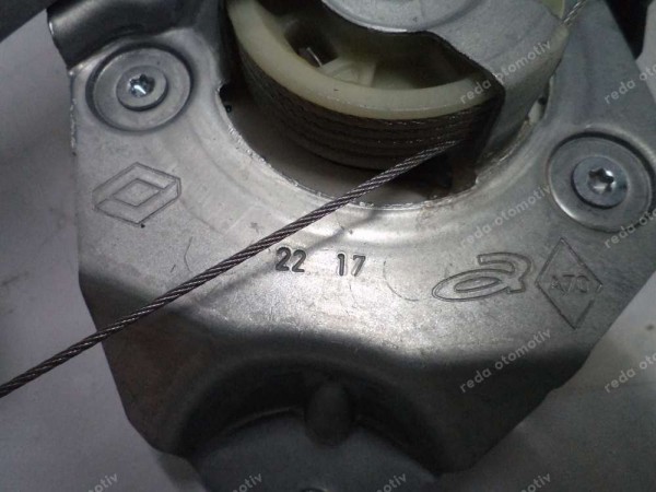 Dacia Duster Sağ Ön Cam Krikosu Motorlu Orj 807206838 YP(DF-125)