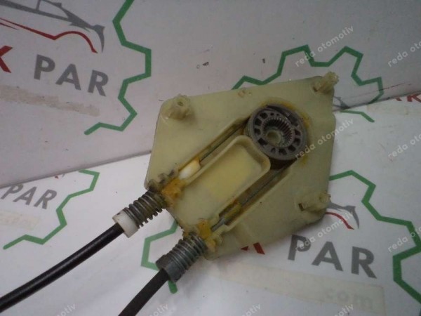 Renault Latitude Sol Arka Cam Krikosu Orj 827210009R CP (DF-110)