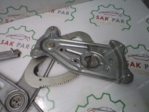 Renault Megane 3 Sol Ön Cam Krikosu 807210002R CP (DF-110)