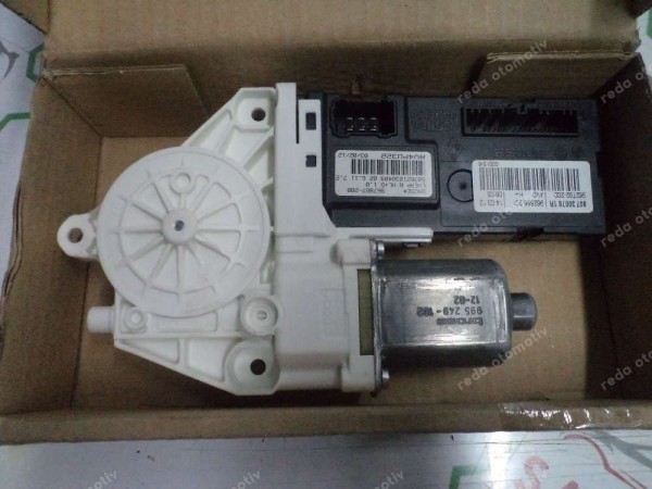 Renault Laguna 3 Sağ Ön Cam Kriko Kaldırma Motoru Orj 807300781R / 5556210302 YP (DF-130)