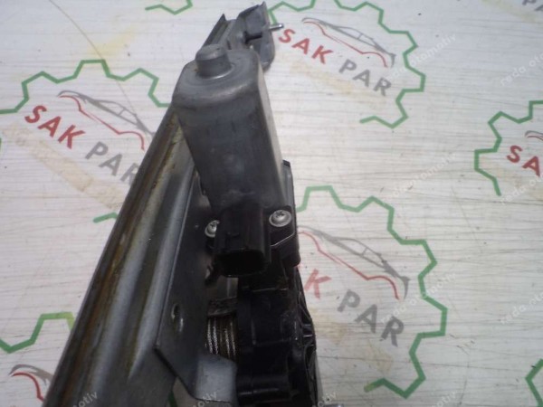 Renault Clio 4 Sol Ön Cam Krikosu 807213867R CP (EF-110)