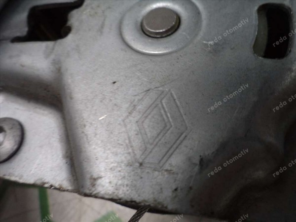 Renault Symbol Sandero Sağ Arka Cam Krikosu Orj 827206057R CP (EF-110)