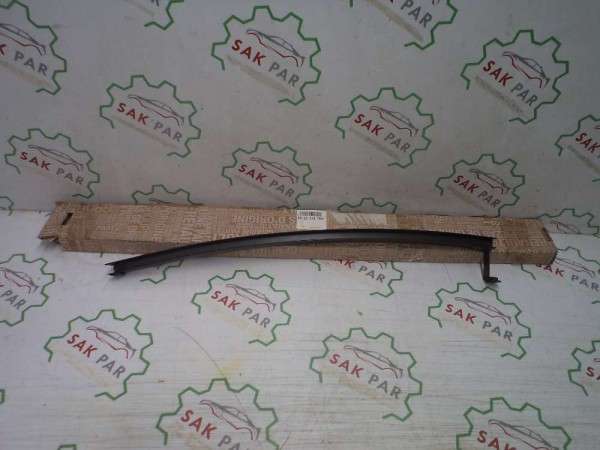 Renault Fluence Megane Sol Arka Kelebek Cam Direği Orjinal 822313476R YP (GI-120)