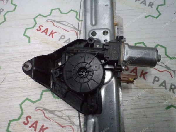 Dacia Sandero Sağ Arka Cam Krikosu Motorlu 827208625R CP (EE-110)