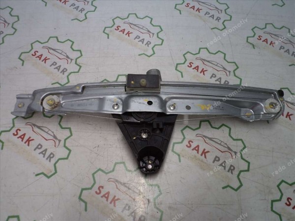 Dacia Sandero Sağ Arka Cam Krikosu Orj 827207471R CP (EE-110)