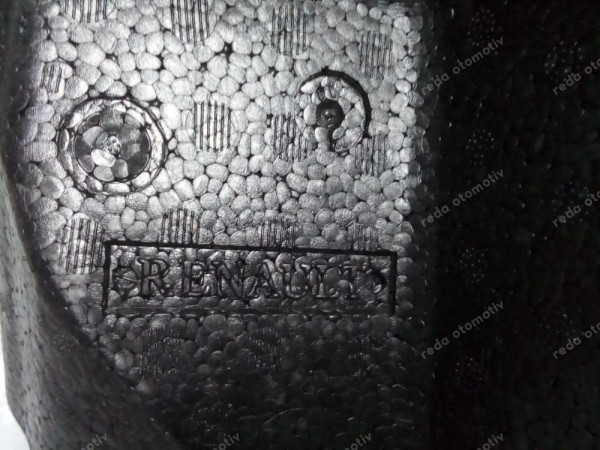 Renault Kangoo 2 Sol Ön Taban Sacı Köpüğü İzolasyonu Orjinal 8200536376 YP (CC-130)